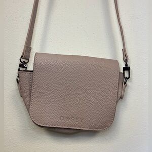 Dosey Women's Small Wellness Handbag NWOT